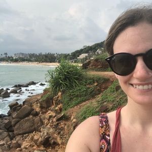 Meet your Posher, Cassandra